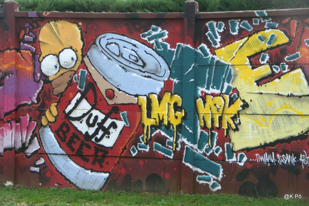 quelques affiches murales peintes à la main (Jurançon&nbsp;64)