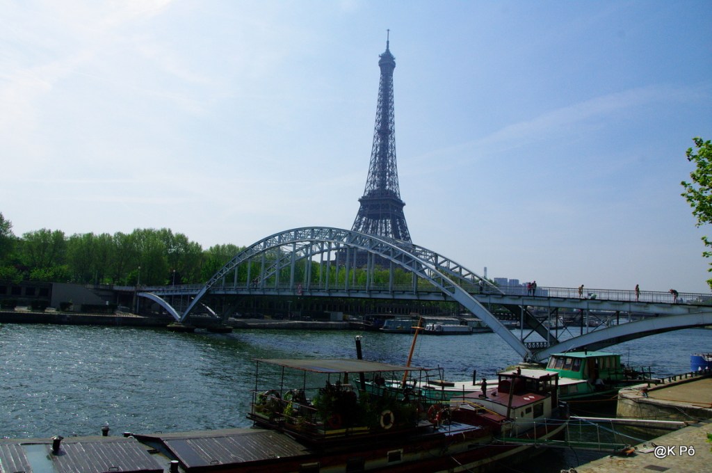 un David Mac Neil de 1974 : « le bateau mouche »