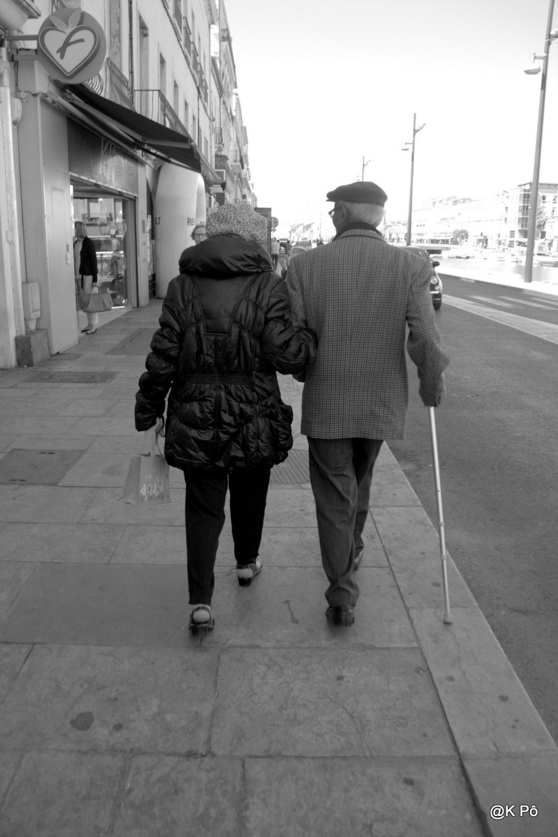 les faits divers sont la clé des rêves&nbsp;morts.