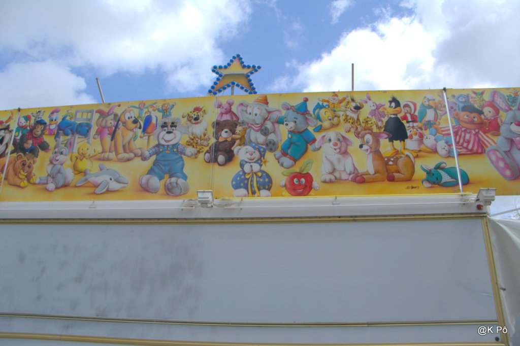 Monde bizarrement triste !