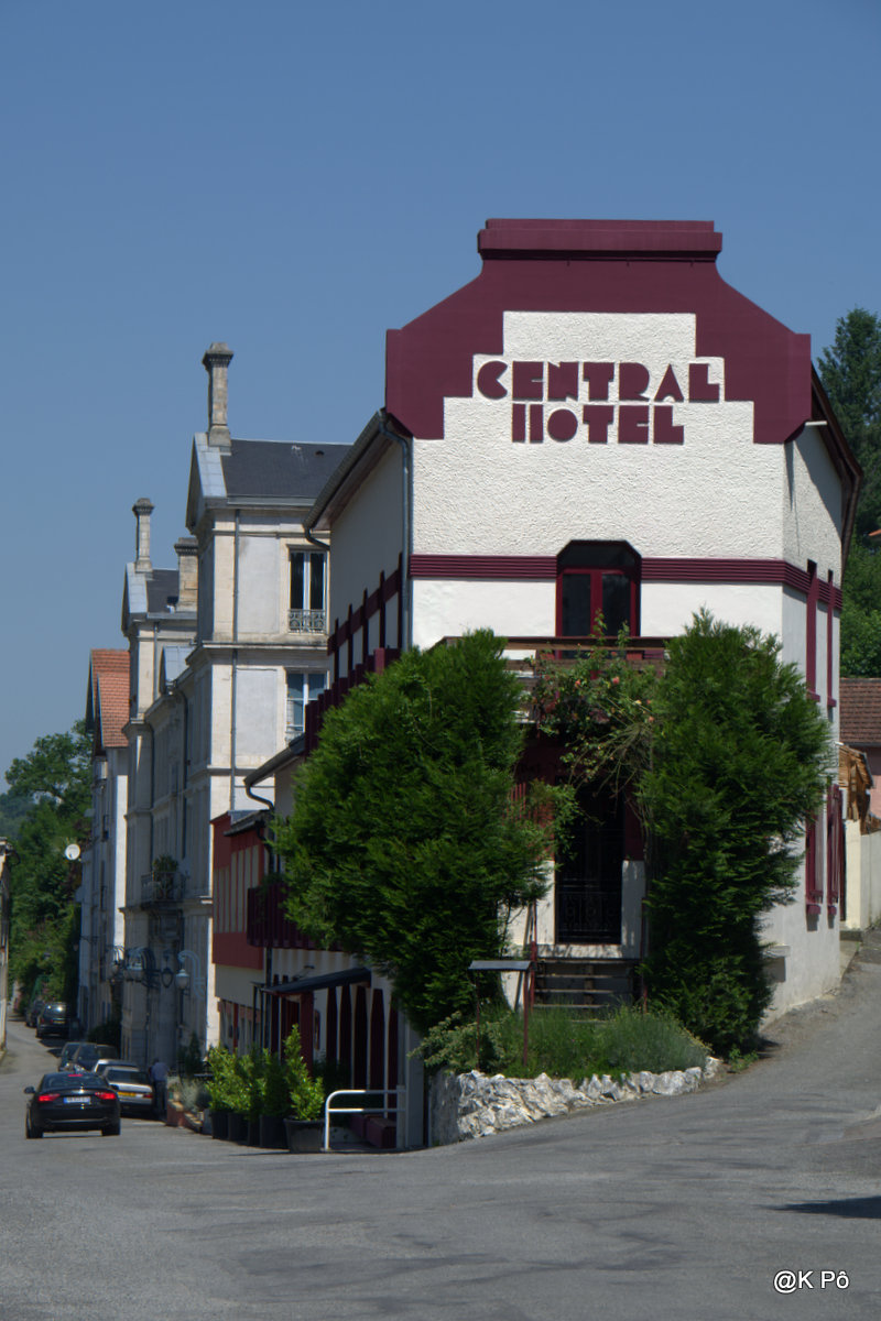 Les lieux qui meurent parce qu’ils n’ont plus envie de vivre : Capvern les Bains (Hautes Pyrénées)