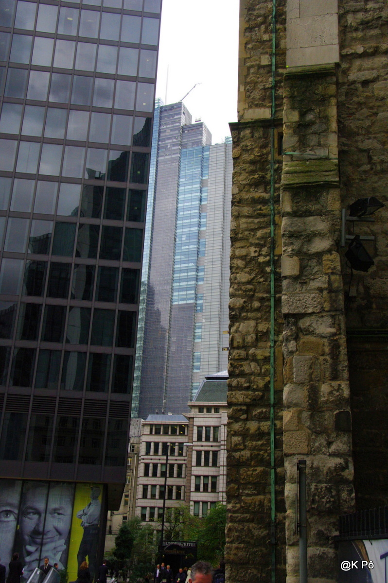 un petit vent coulis sous les palmiers singapouriens