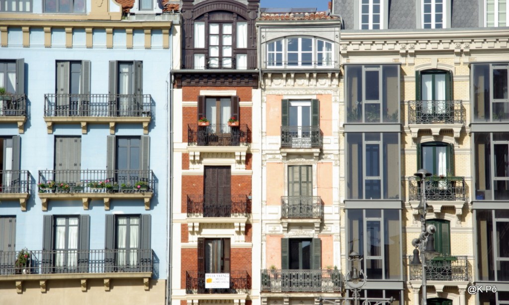 Des trous dans les murs (série&nbsp;1)