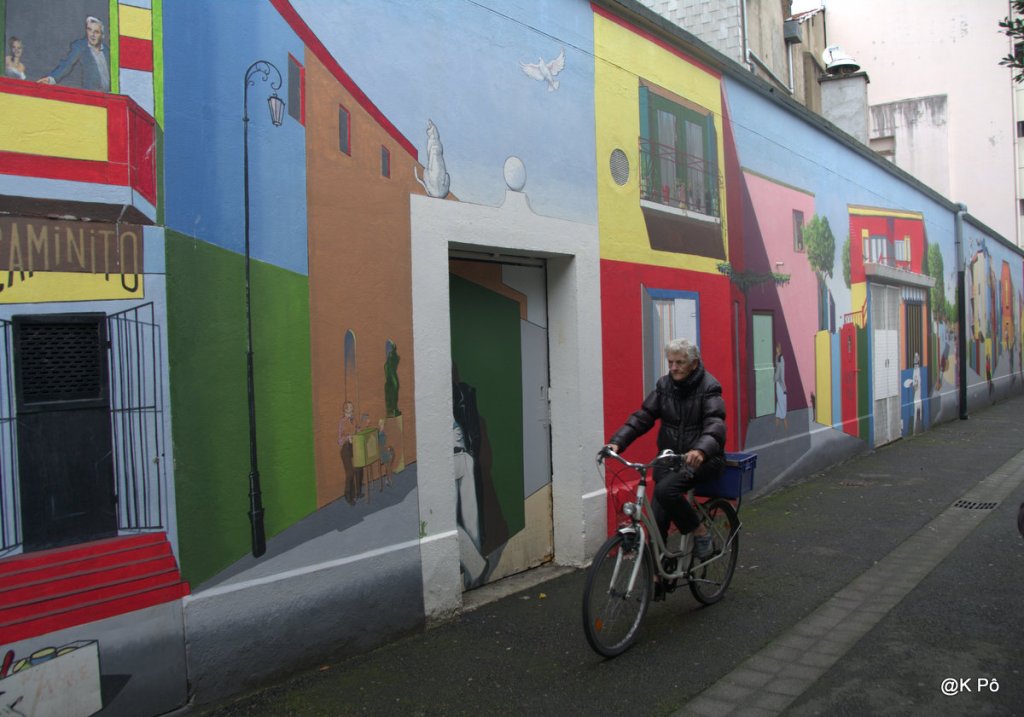 Tangueando las paredes (en faisant danser les murs)