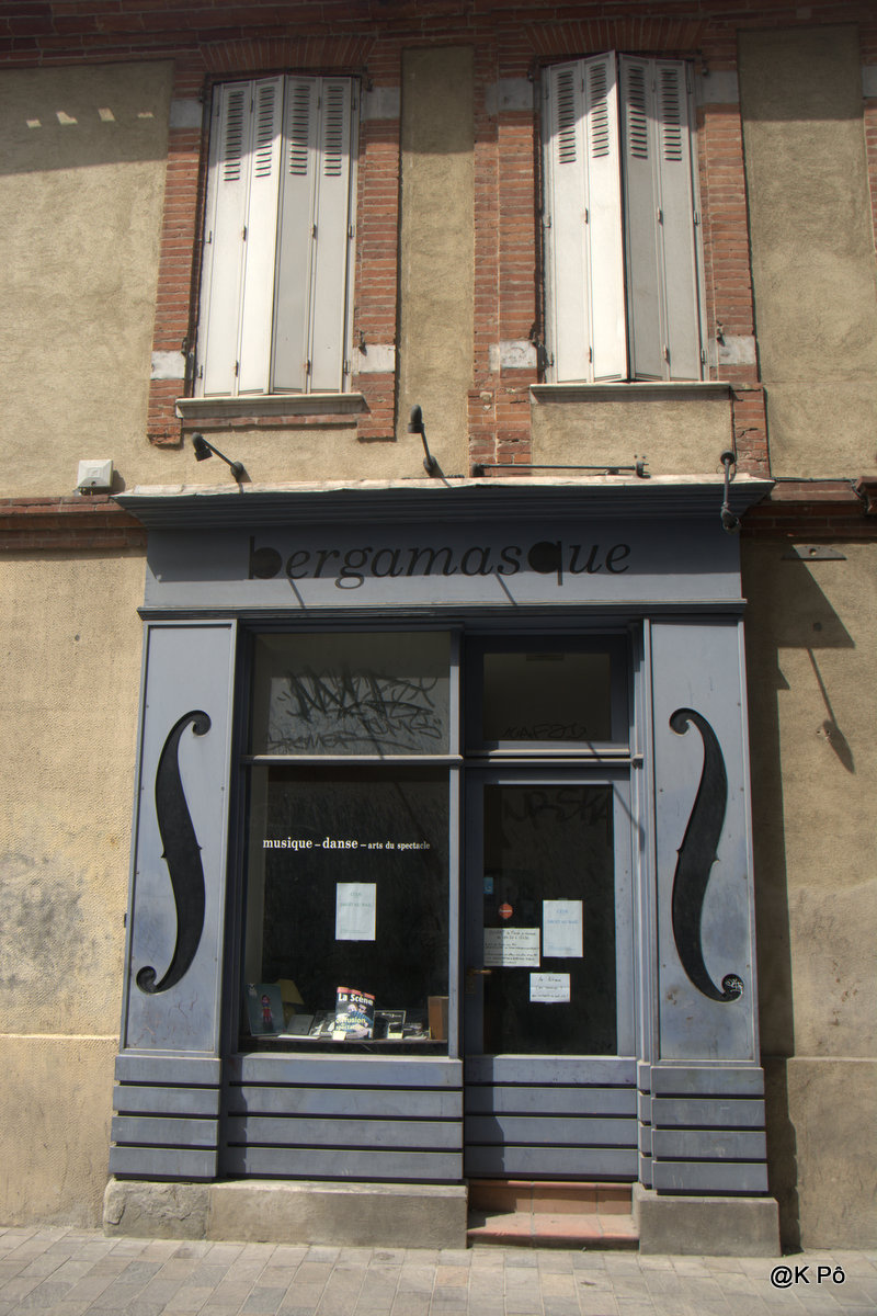 entre Barbara et Moustaki, un peu de poésie, aujourd’hui.