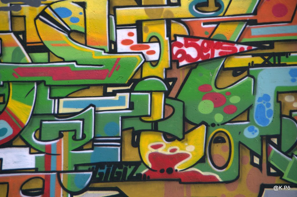 les ourzs ont dix ans, ils savent pas ben écrire mais ils dessinent et peignent de belles girafes dans le zoo urbain