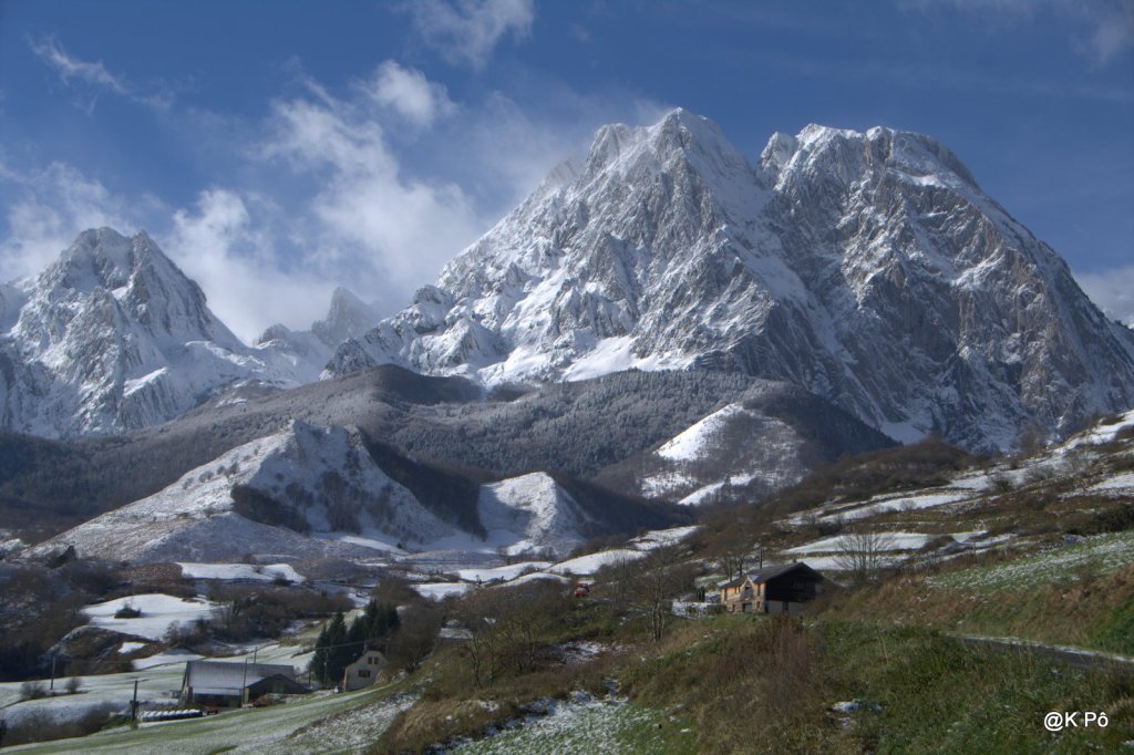 Premières neiges sur les Pyrénées (Lescun, vallée&nbsp;d&rsquo;Aspe)