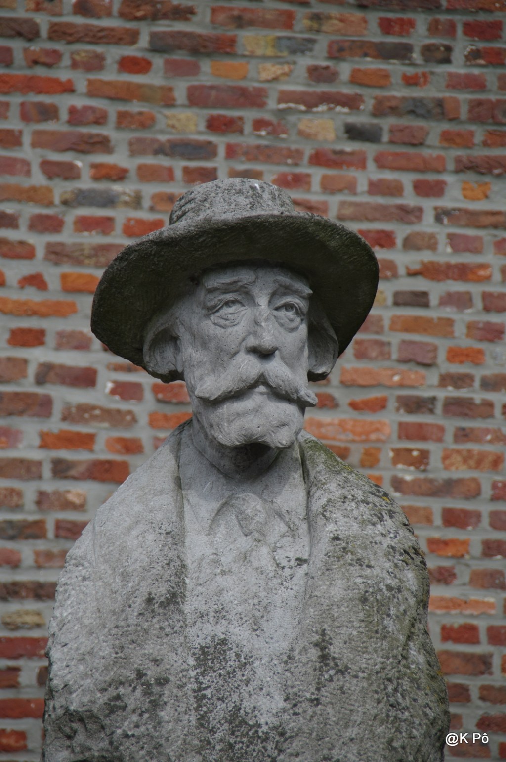 la vie des gens : le Père Léon