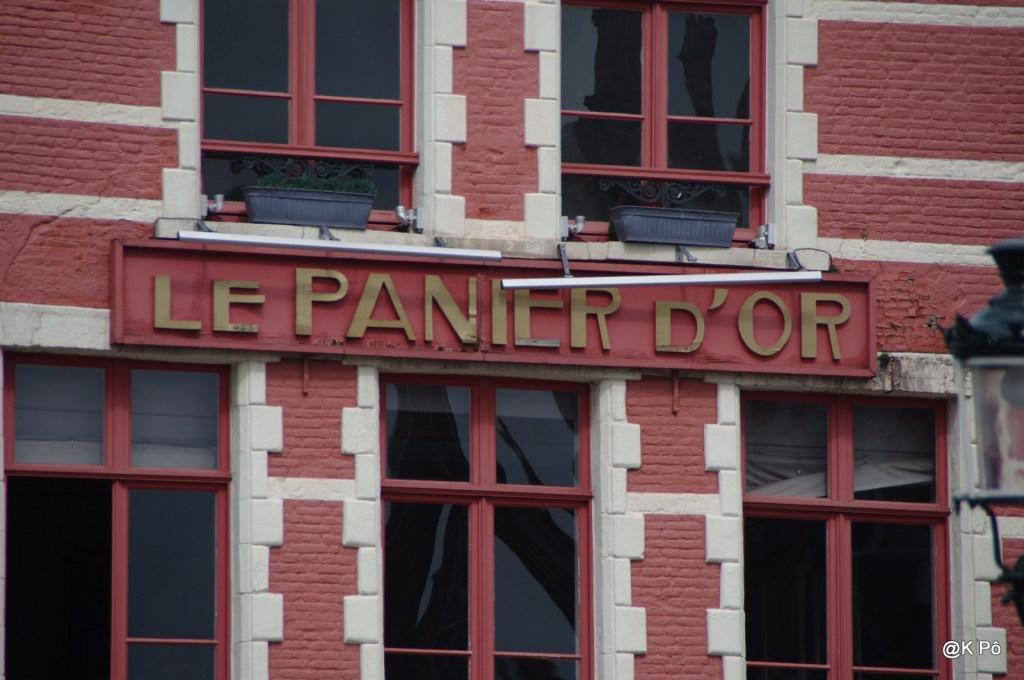 sur les caisses rapides des supermarchés (les papous dans la&nbsp;tête)