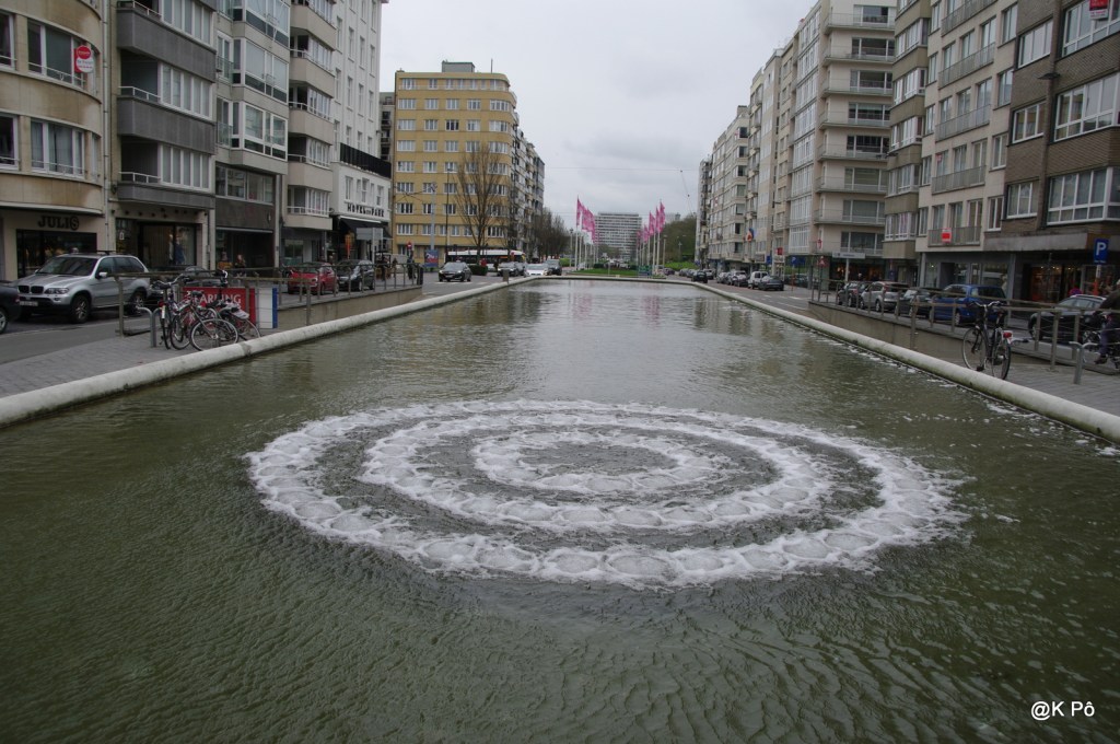 une histoire de sale eau, mise en bouteille par Robin&nbsp;Hay
