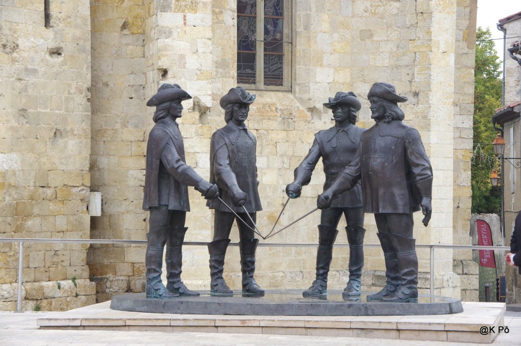 O bella ciao, bella ciao ! (« et c’est la fleur du partisan mort pour la liberté »)