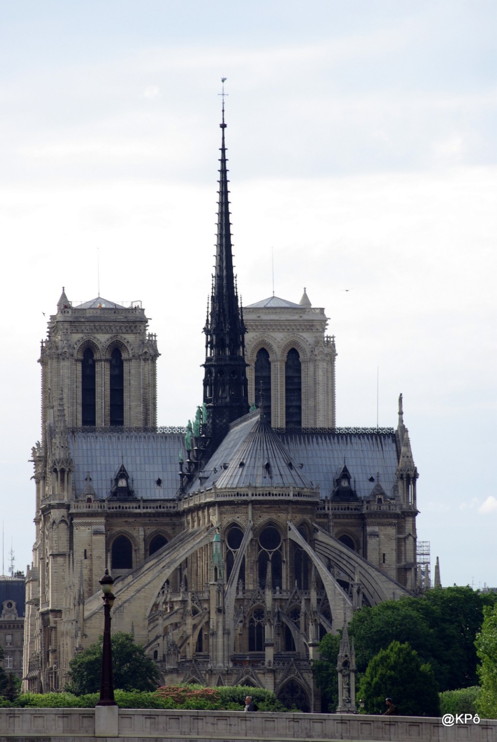 Pour parer à l&rsquo;enfer des incendies, les flammes de l&rsquo;espérance: rebâtir, un métier d&rsquo;hommes&nbsp;libres