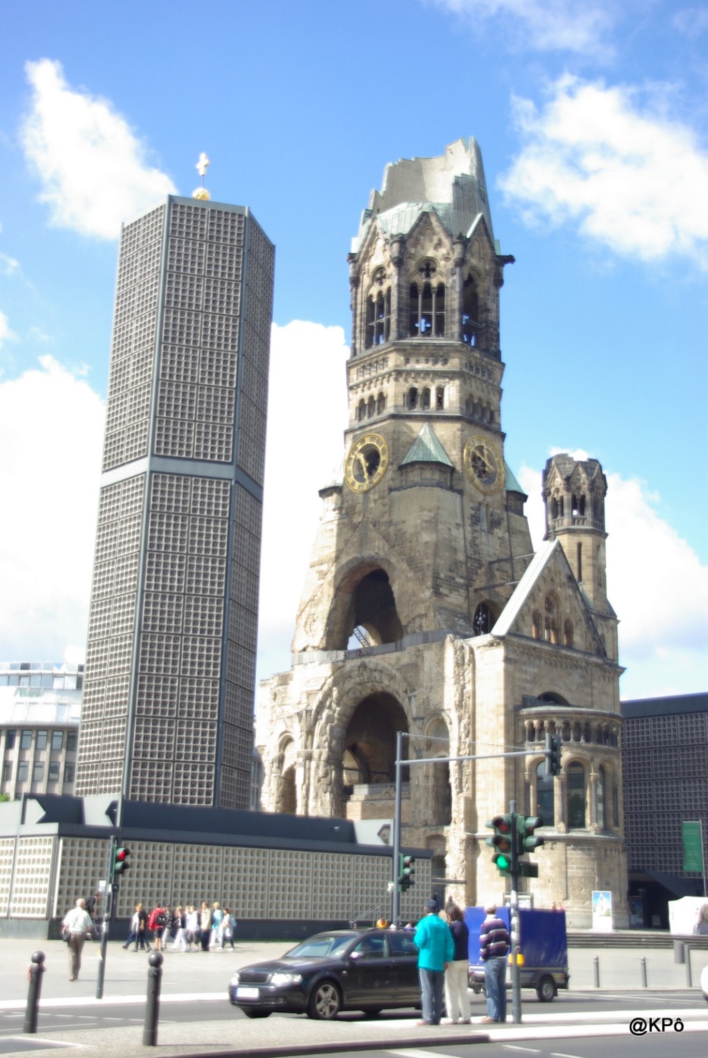 Marre des attentats, vive la pudeur et ses petits bonheurs