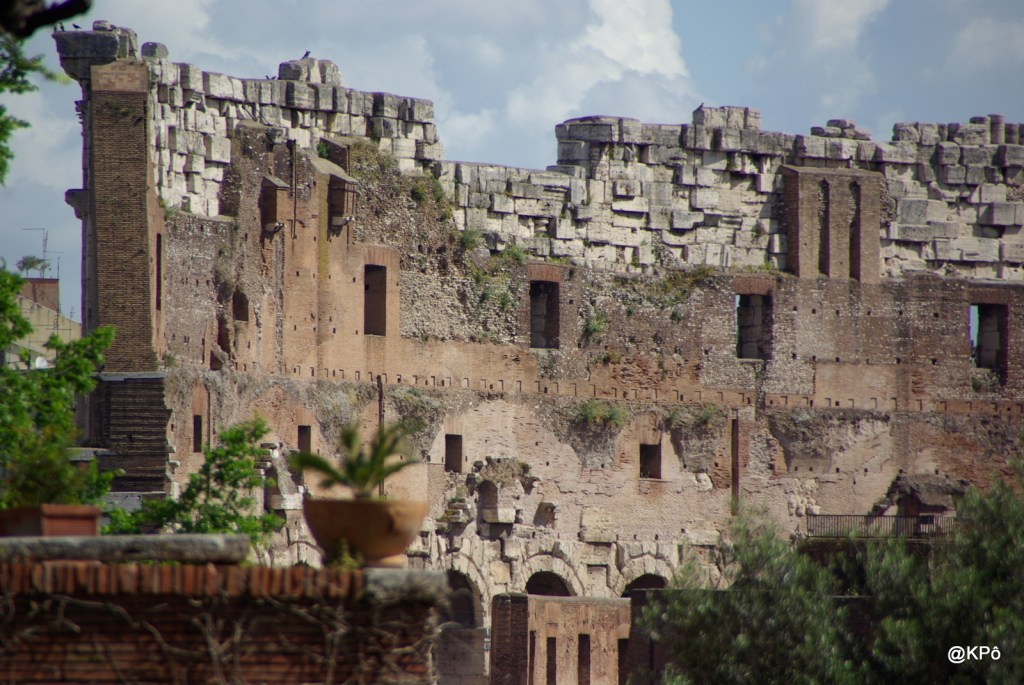 Pot au feu de petites nouvelles avant le couvercle de 21 heures