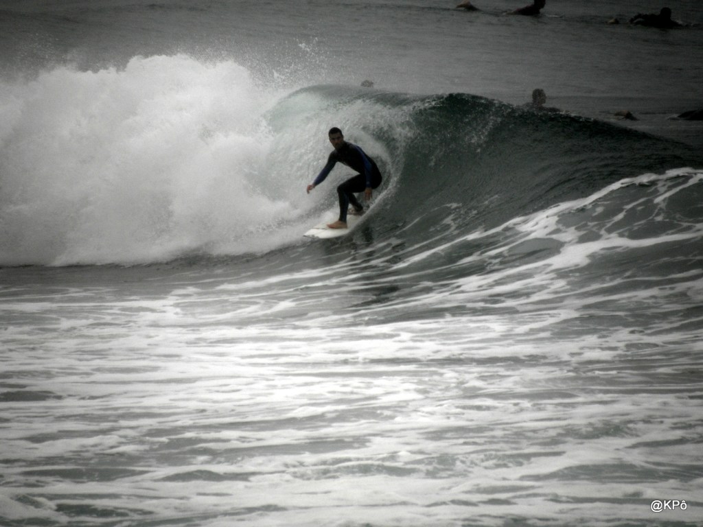 Vagues à lames de fonds d’écumeurs et de pognon