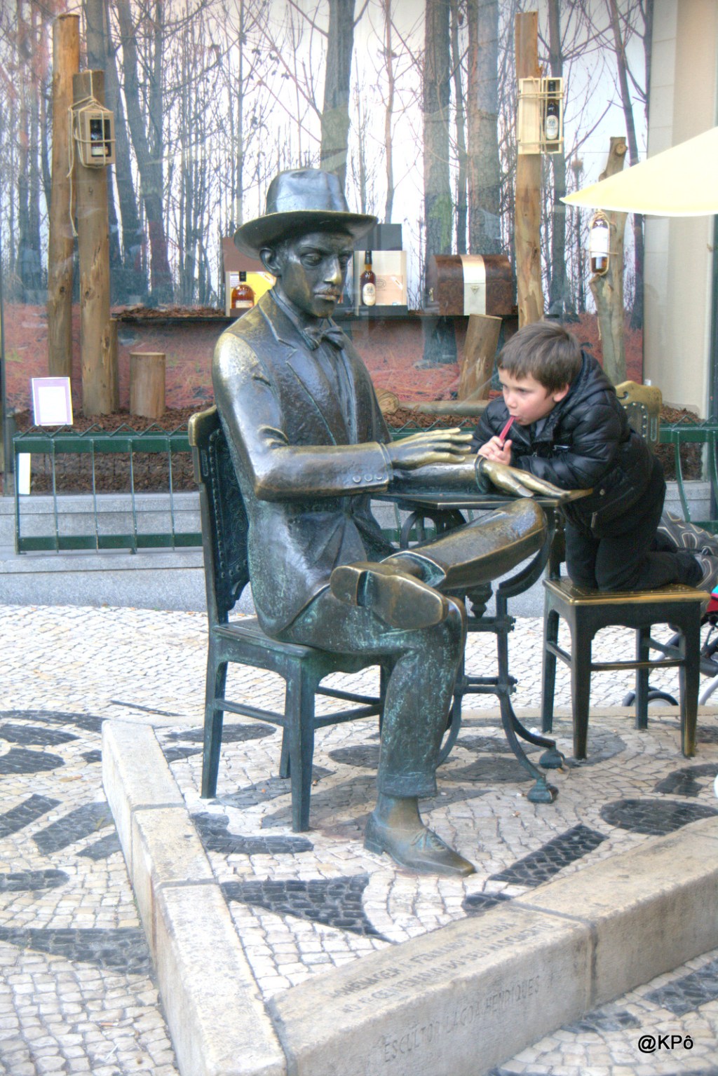 Entre l’Homme qui meurt (mais demeure) et la Vache qui rit (pas pour longtemps?)